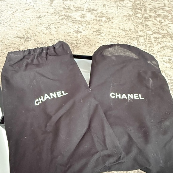 CHANEL Black and Gold Heels - Picture 8 of 13